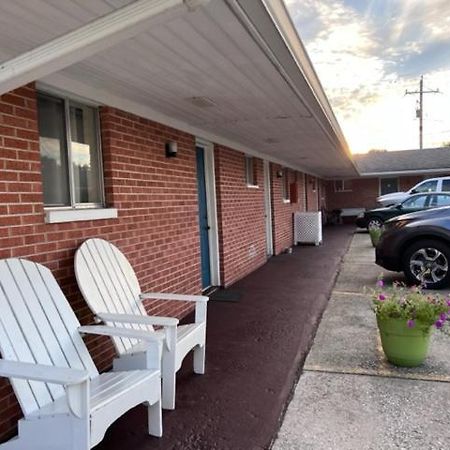 Travelers Inn Olney Екстериор снимка