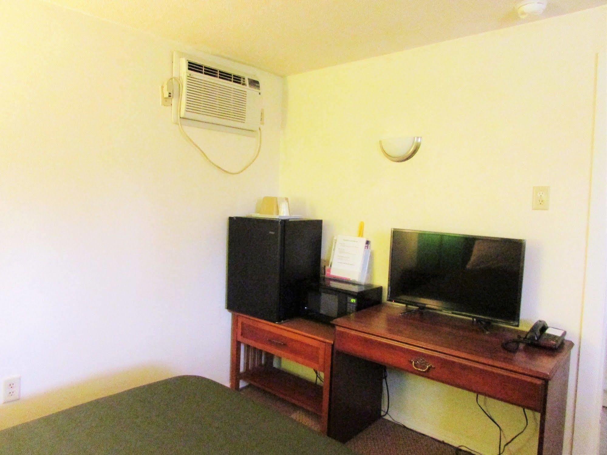 Travelers Inn Olney Екстериор снимка